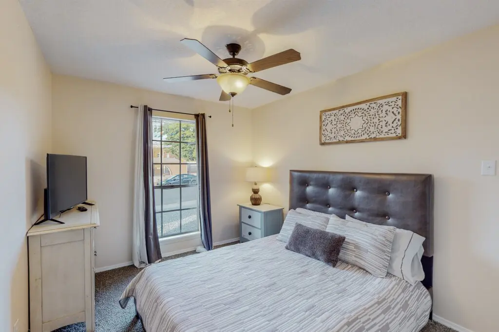 9f8fb4c5f44d4ede857528e77aa8f27a LargeOriginal.jpg