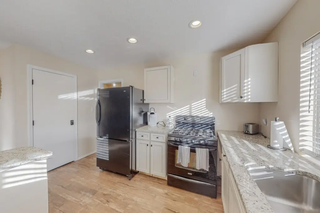 b6238e624dee4acf857c35db4e1a4ef4 LargeOriginal.jpg