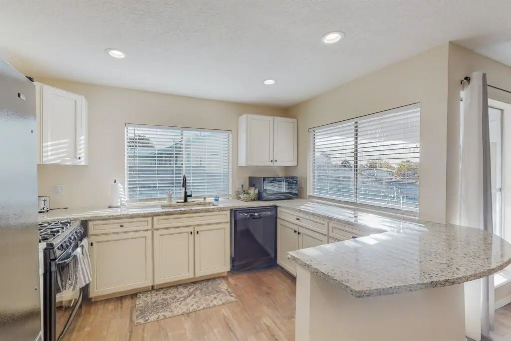 cd55359412274fa19f95e521b32cbb23 LargeOriginal.jpg