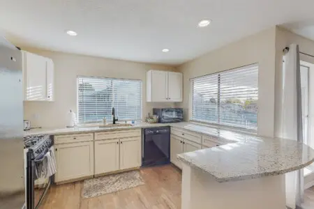 cd55359412274fa19f95e521b32cbb23 LargeOriginal.jpg